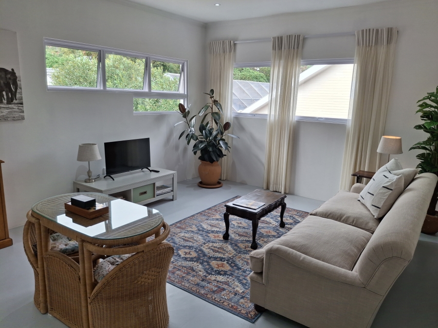 To Let 1 Bedroom Property for Rent in Clovelly Western Cape